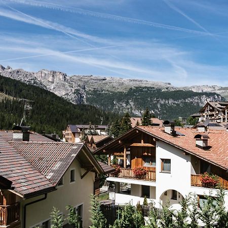 Apartments Da La Vedla Flats San Cassiano  Exterior foto