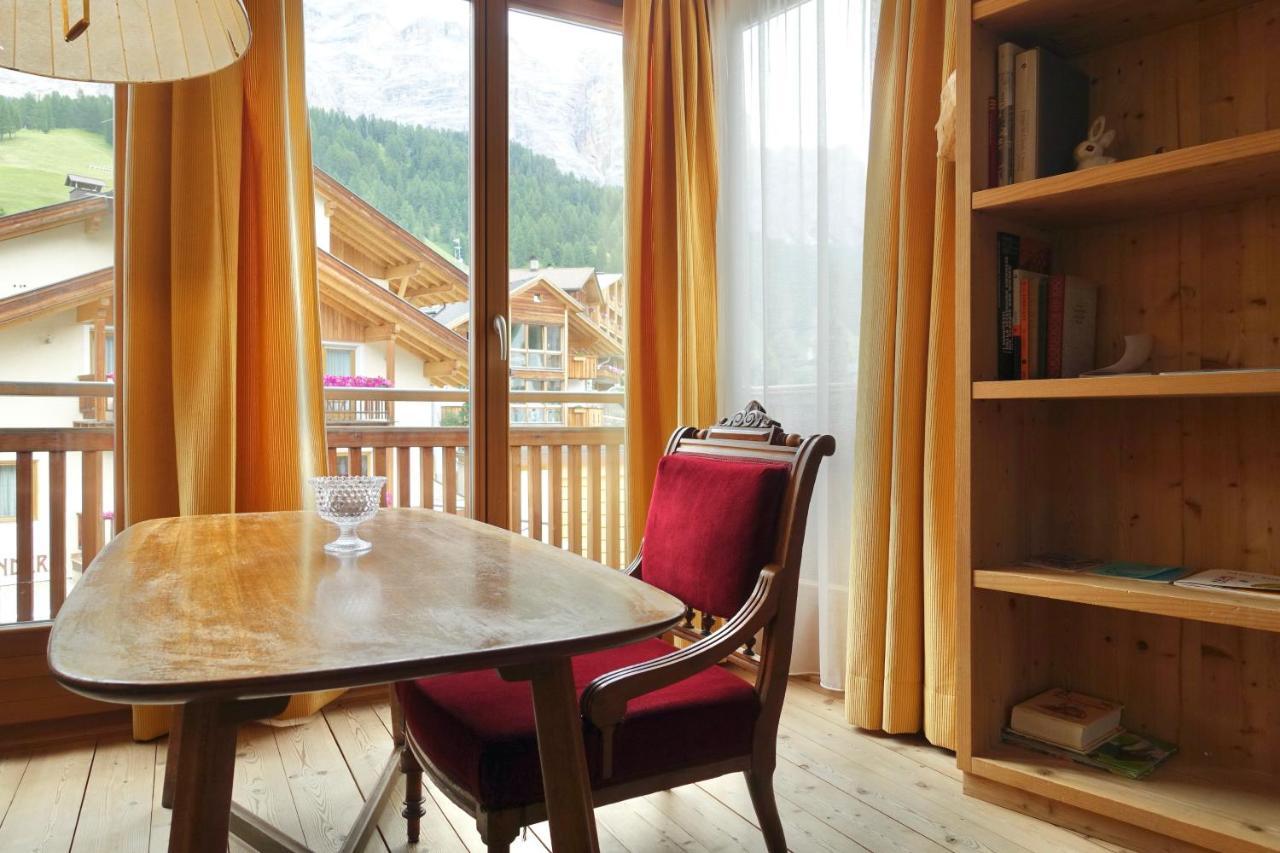 Apartments Da La Vedla Flats San Cassiano  Exterior foto